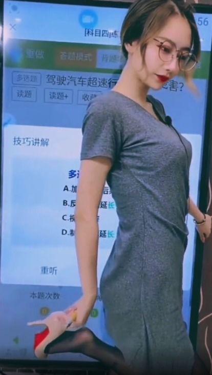 穿吊絲襪視頻,揭秘時尚與性感的完美融合